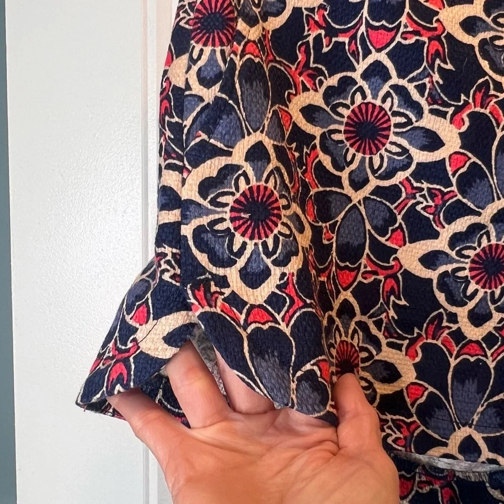 Ann Taylor Loft ‘The Riviera‎ Short’. Size 4.